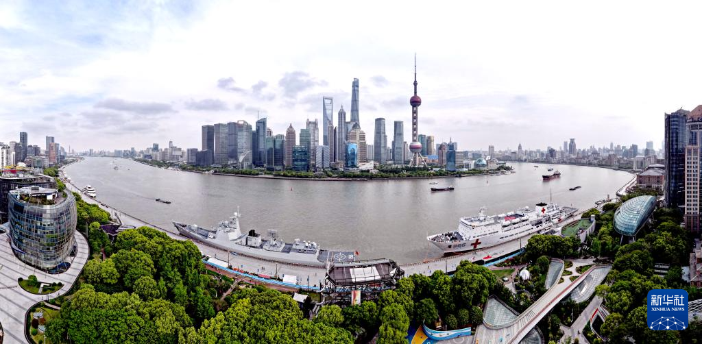 海军成立纪念日舰艇开放活动在上海