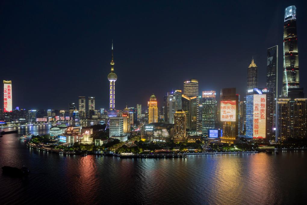 上海景观照明致敬劳动者