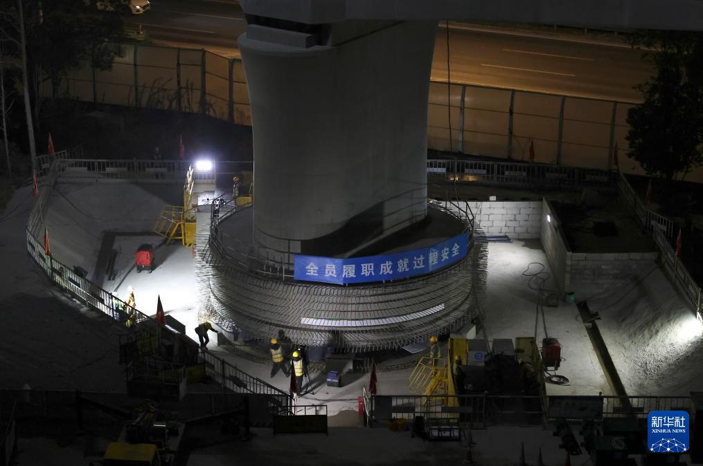 组图 | 上海：万吨桥梁成功跨越