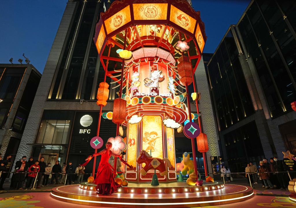 上海：豫园灯会首次“扩容” 点亮新春潮流风尚